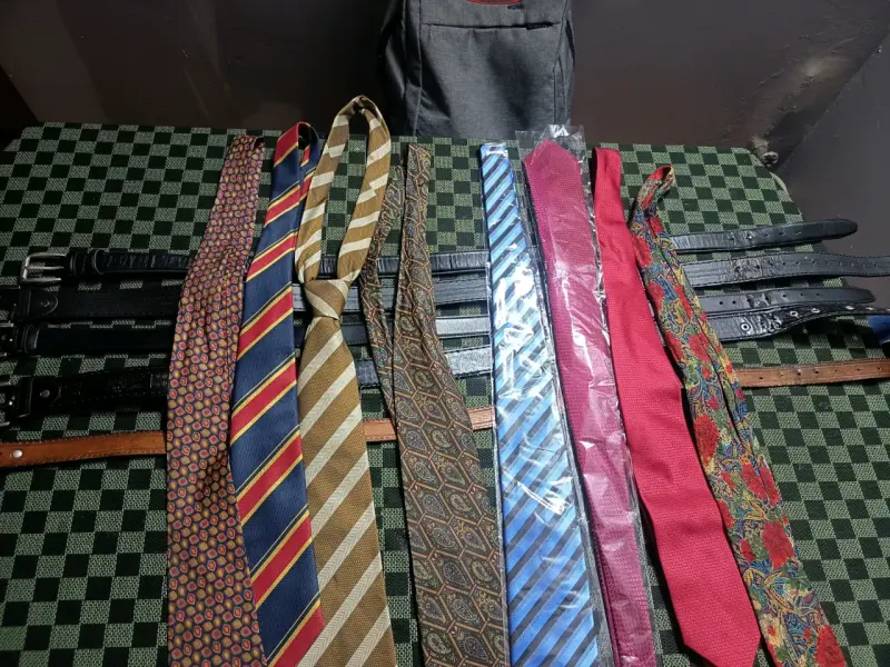 Lote de vestuario usado como nuevo - 2