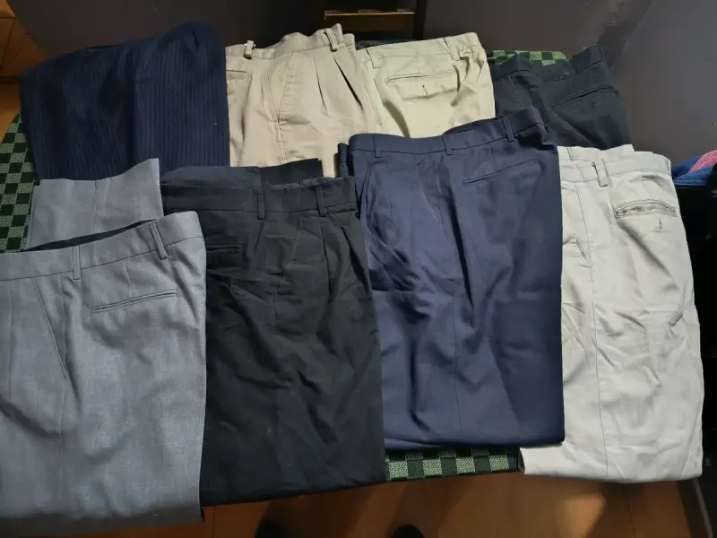 Lote de vestuario usado como nuevo - 3