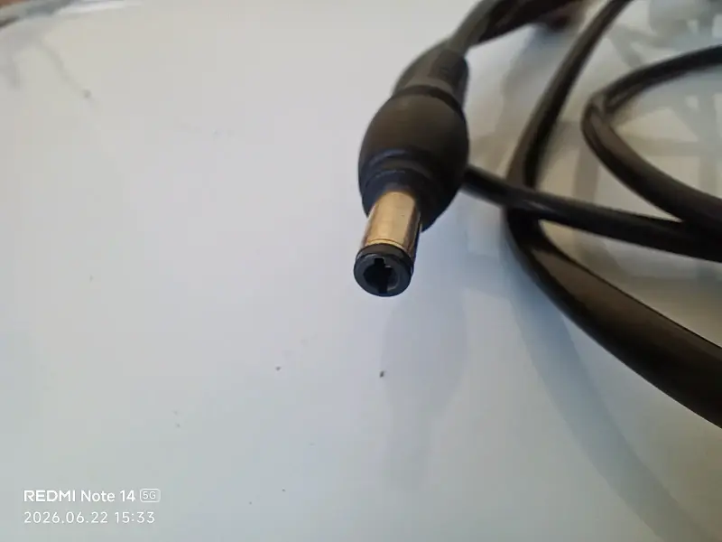 Cargador Toshiba original 65W casi nuevo - 3