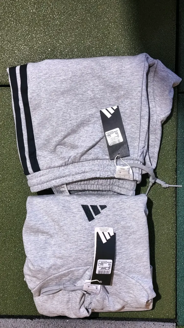 Pantalón de jogging gris con franjas Adidas - 4