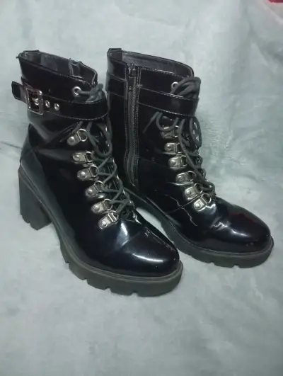 Botines negros brillantes - miniatura 4