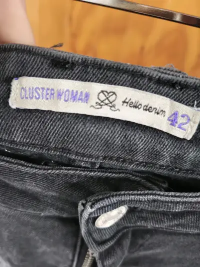 Pantalones cargo negros desgastados - miniatura 3