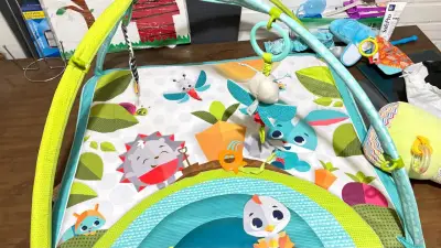Gimnasio para bebés Tiny Love - miniatura 3