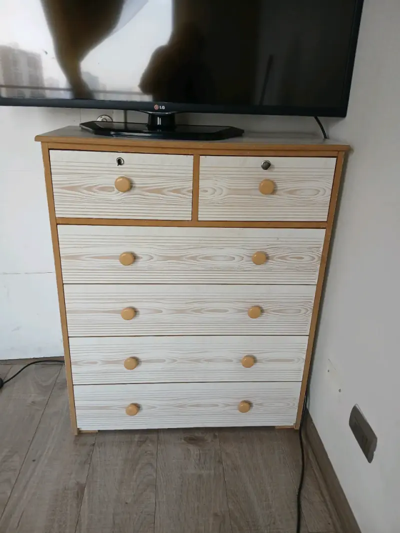 Cómoda de madera con 6 cajones