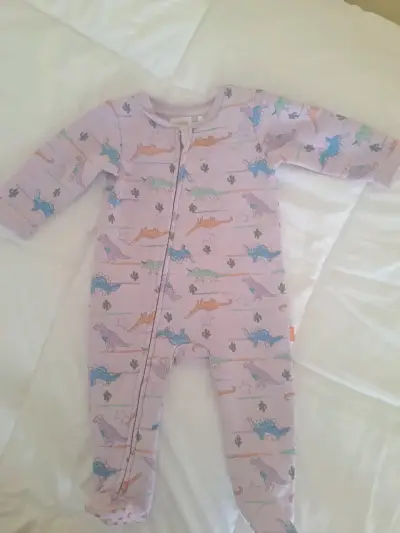 Pijama bebé dinosaurios - miniatura 1