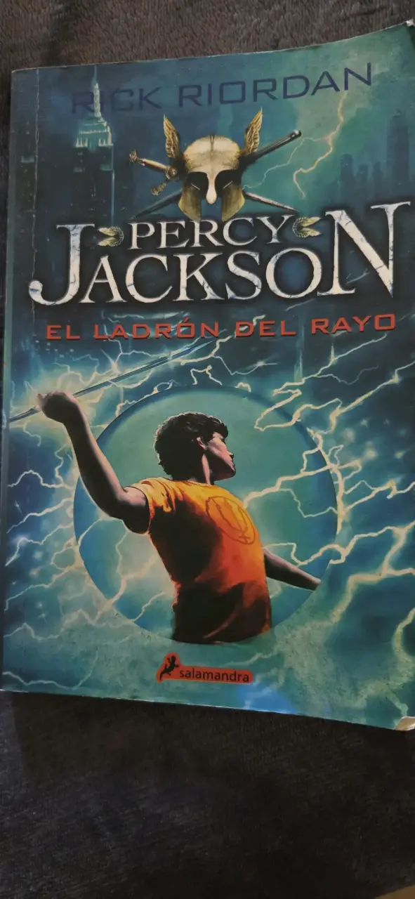 Libro Percy Jackson: El ladrón del rayo