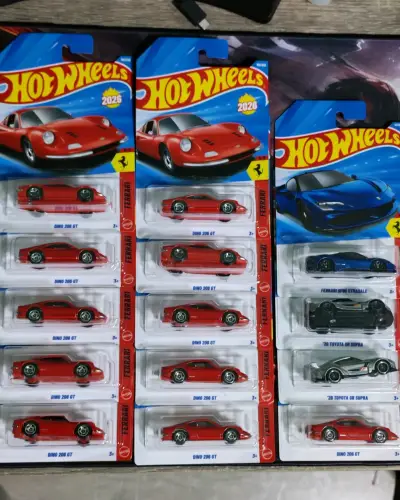 Hot Wheels nuevos en blister y sueltos - miniatura 2