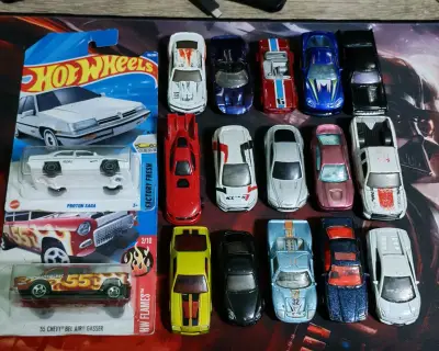 Hot Wheels nuevos en blister y sueltos - miniatura 4