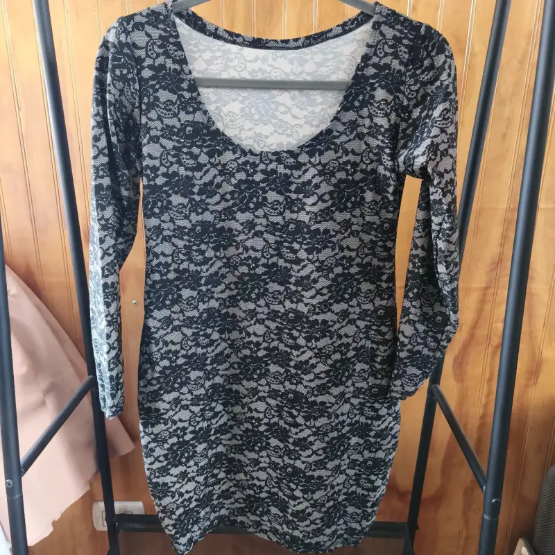 Vestido de estampa como de encaje negro - 2