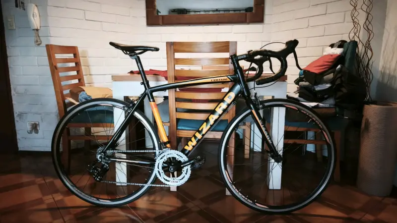 Bicicleta de ruta Wizard negra - 1