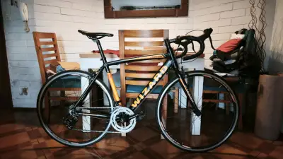 Bicicleta de ruta Wizard negra - miniatura 1