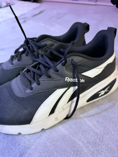 Zapatillas deportivas negras Reebok - miniatura 2