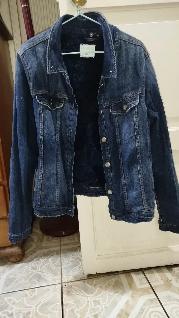 Chaqueta de mezclilla azul con pelo - 1