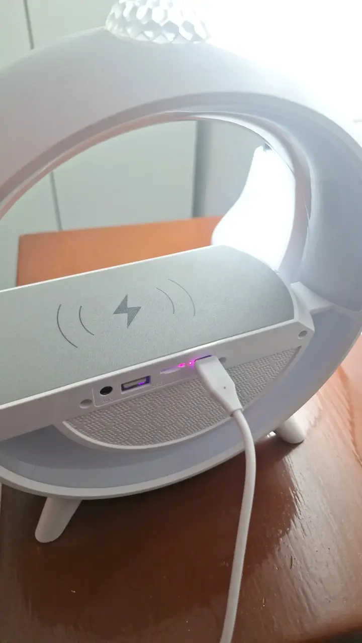 Altavoz Bluetooth con cargador inalámbrico - 2