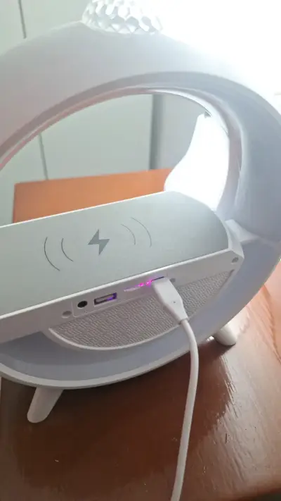 Altavoz Bluetooth con cargador inalámbrico - miniatura 2