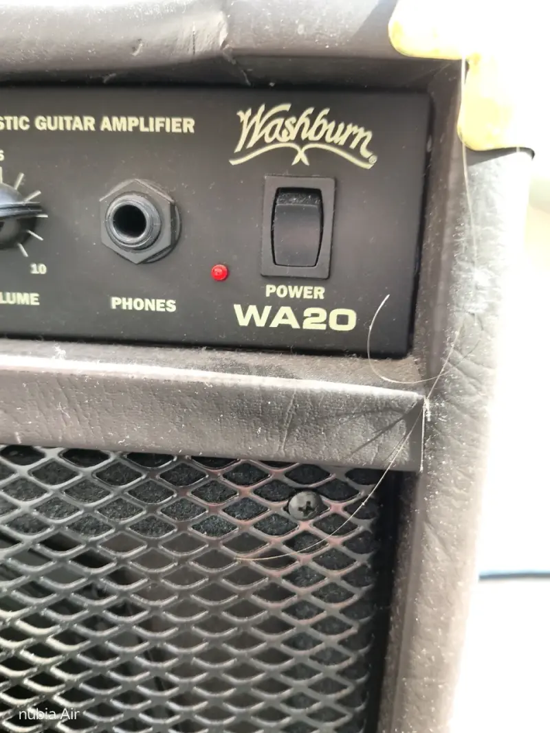 Amplificador guitarra Washburn WA20 - 1