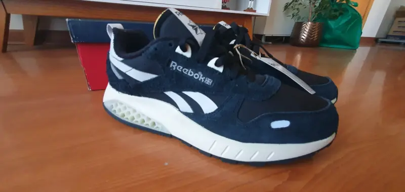 Zapatillas Reebok negras nuevas - 1
