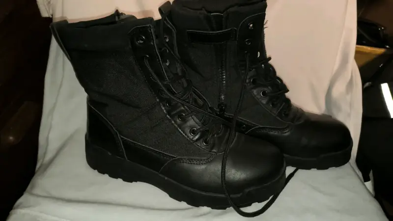 Botas negras tipo militar - 2
