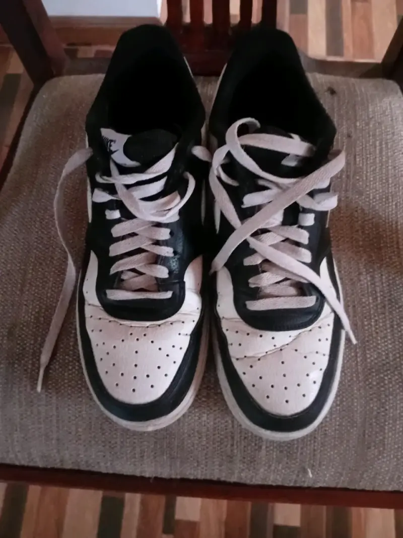 Zapatillas Nike blanco y negro - 4