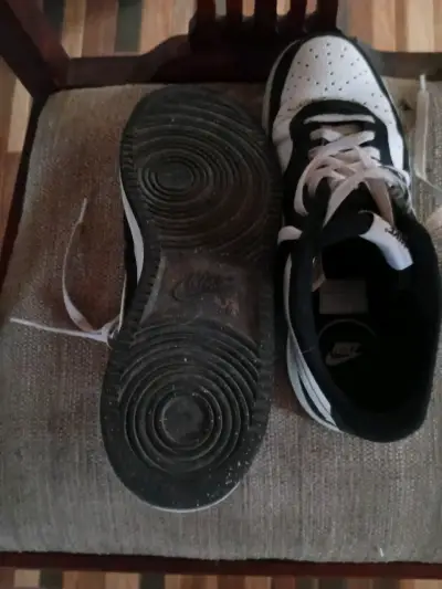 Zapatillas Nike blanco y negro - miniatura 6