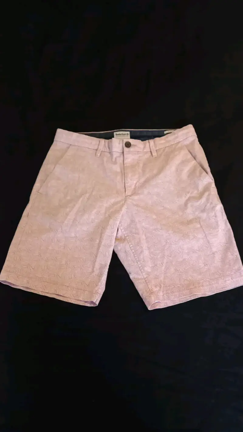 Bermudas color beige claro estampado - 1