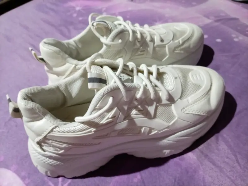 Zapatillas deportivas blancas