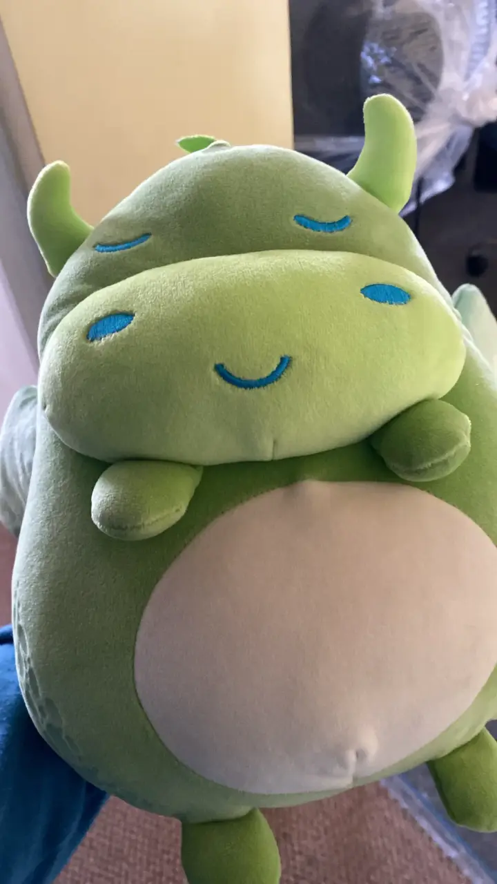 Peluche dragón verde suave