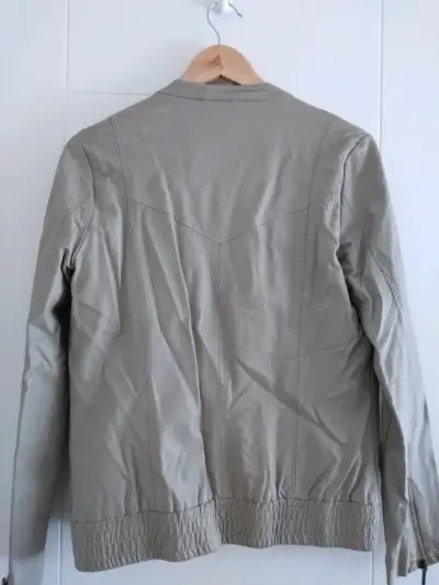 Chaqueta beige bordada - miniatura 2