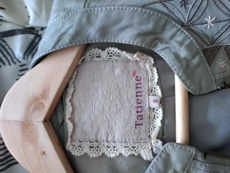 Chaqueta beige bordada - 3