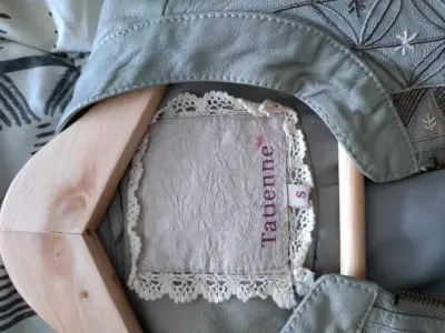 Chaqueta beige bordada - miniatura 3
