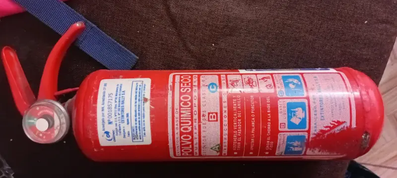 Extintor polvo químico seco - 2