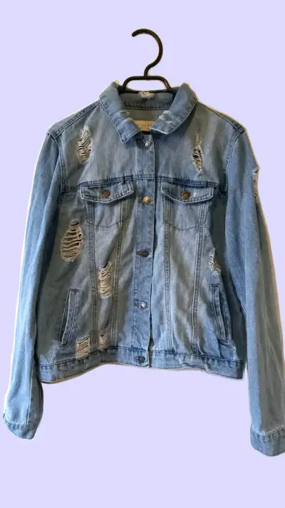 Chaqueta de mezclilla desgastada - miniatura 1