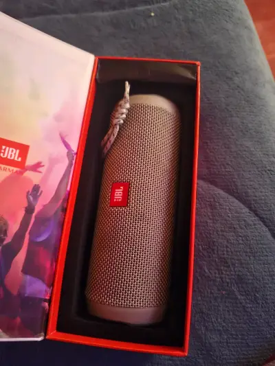 Parlante portátil JBL gris - miniatura 1