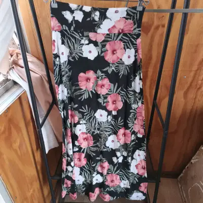 Falda larga floral - miniatura 1