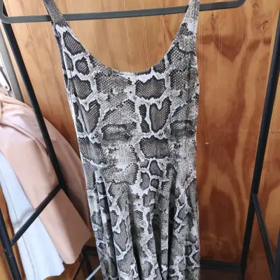 Vestido estampado reptil - miniatura 4