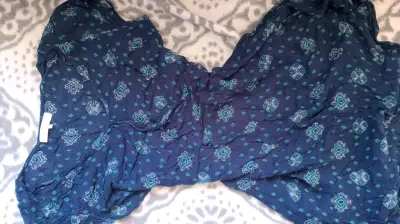 Vestido azul con estampado - miniatura 1