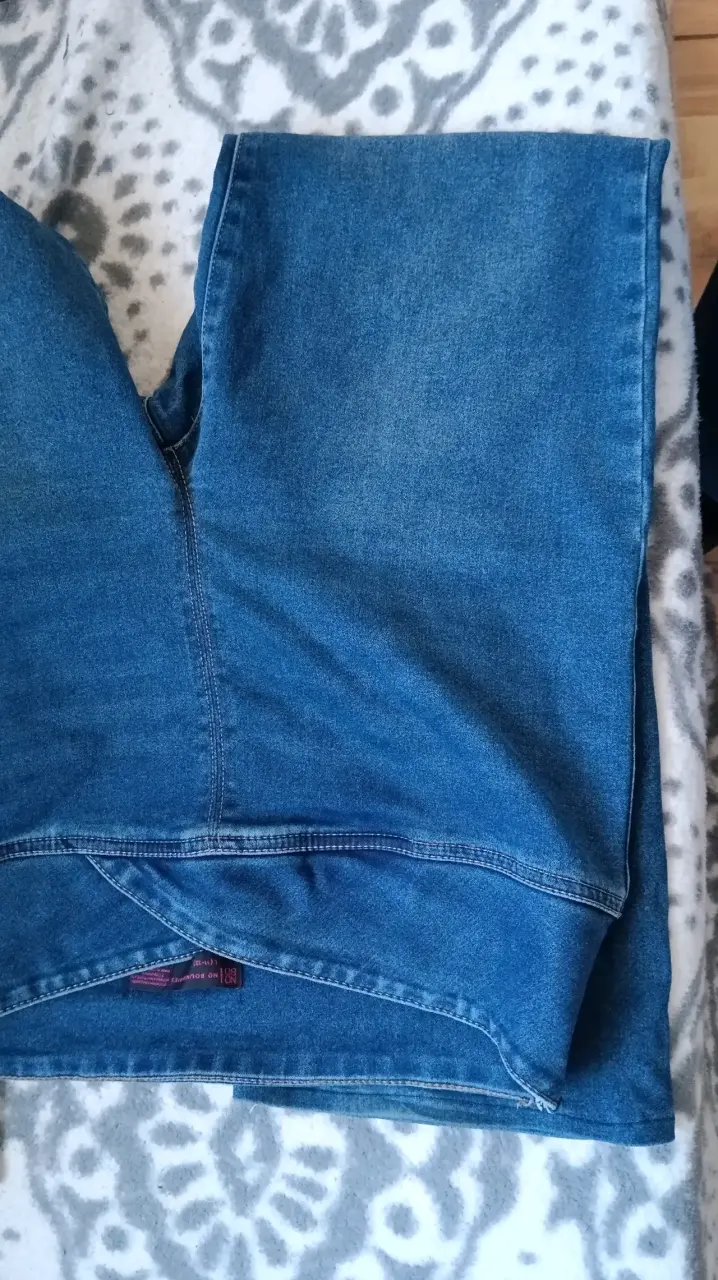 Jeans azul con detalles - 1