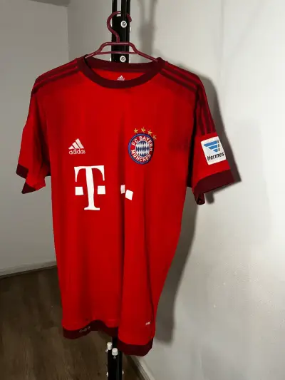 Camiseta roja FC Bayern Munich Adidas - miniatura 1