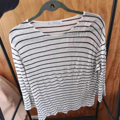 Camiseta rayada blanco y negro - miniatura 1