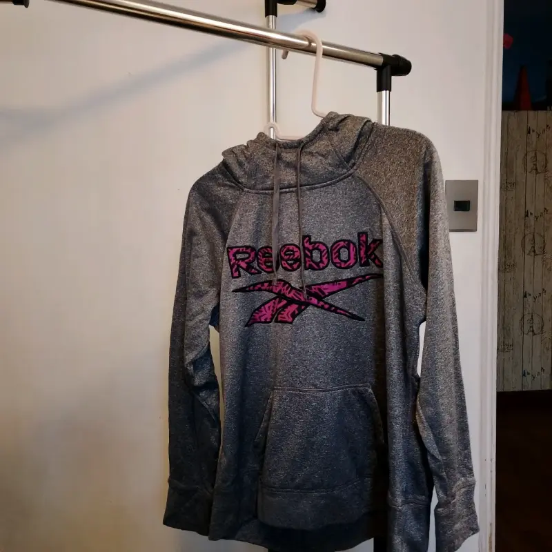 Polerón gris Reebok capucha - 3