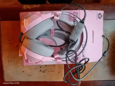 Audífonos gaming rosa Fantech - miniatura 1