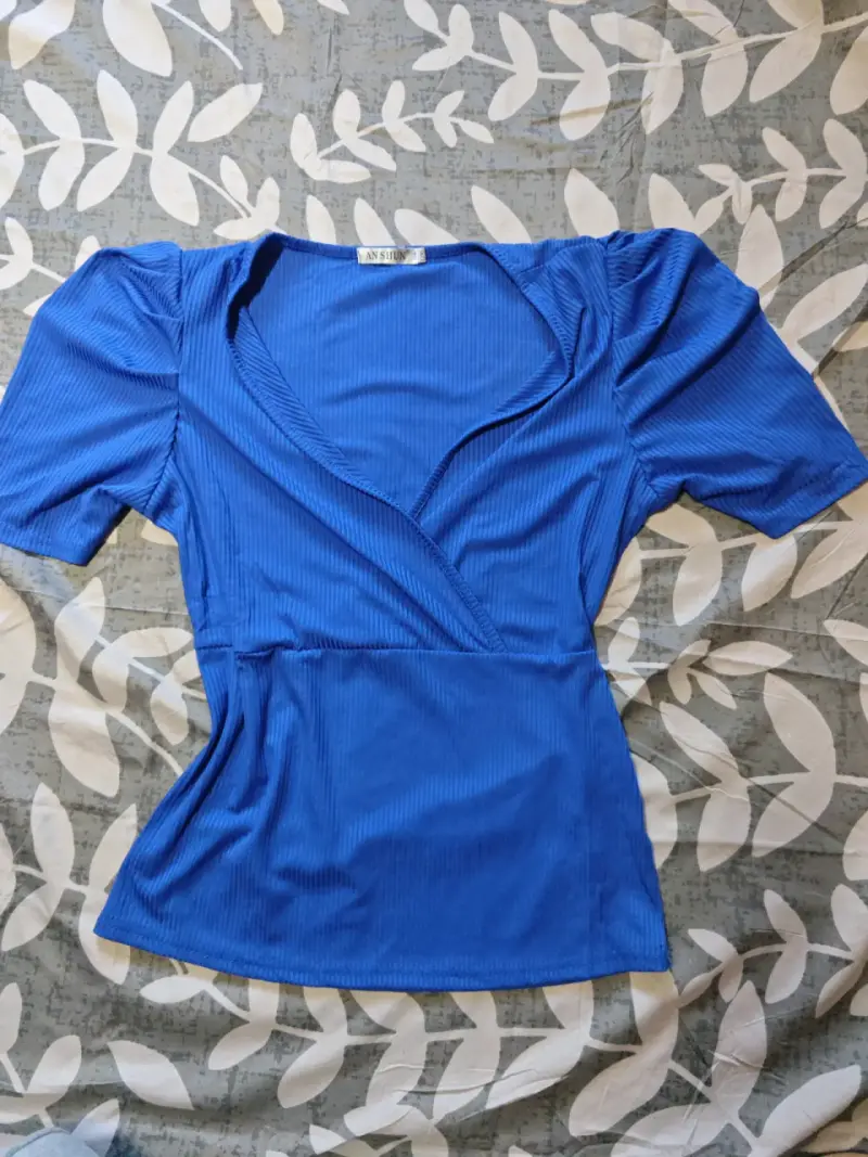 Polera azul manga corta