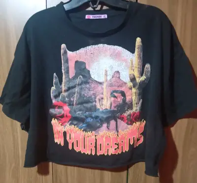 Polera negra con estampado desierto - miniatura 1