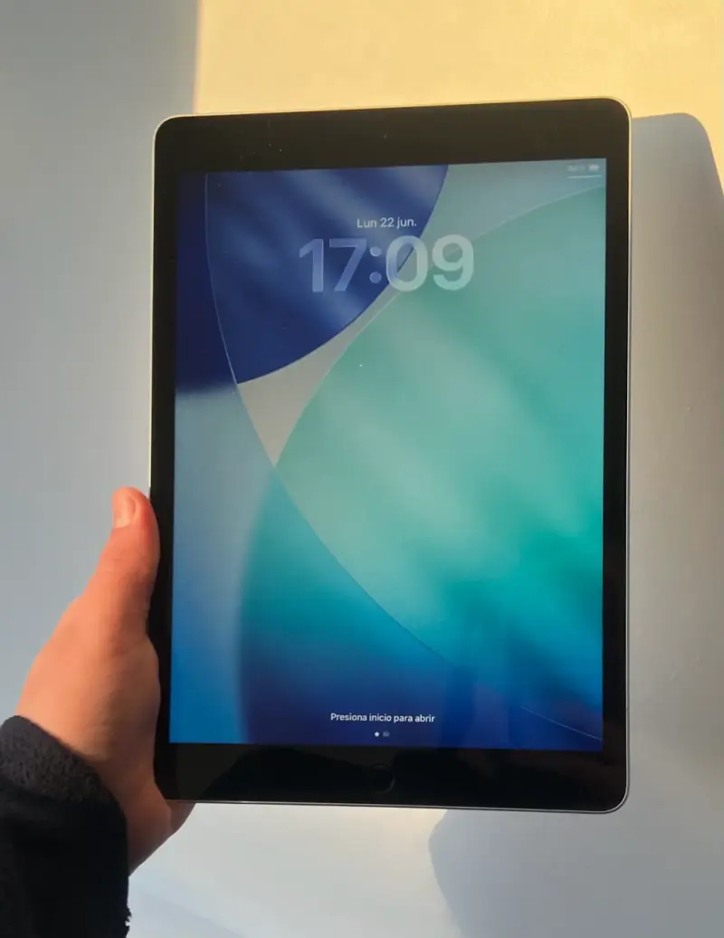 iPad 9na gen + Apple Pencil 1ra gen. - 1