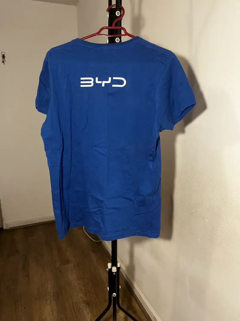 Polera azul BYD - 2