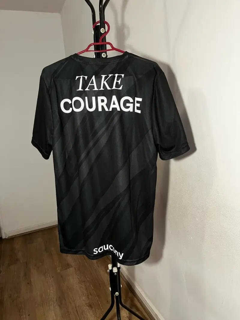 Polera deportiva Saucony negra - 2