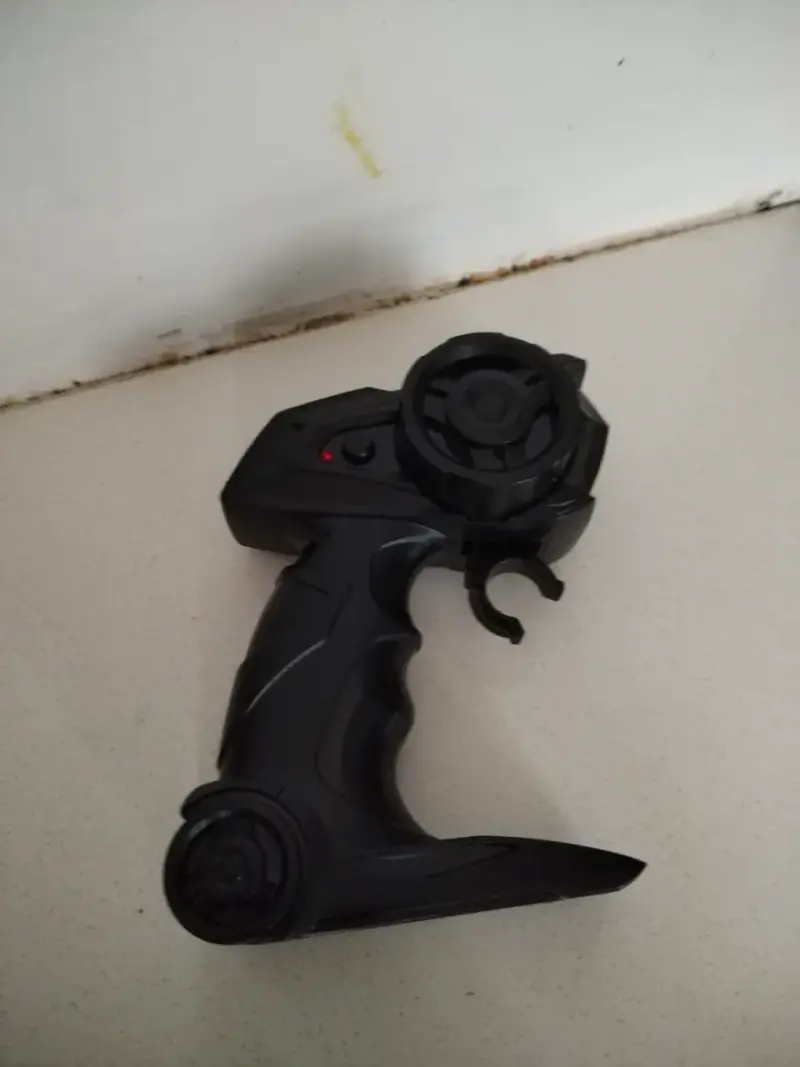 Auto RC todoterreno negro 1:16 - 4