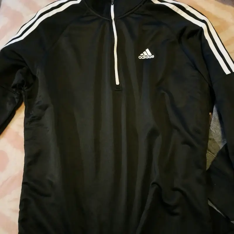 Polera deportiva Adidas negra - 1