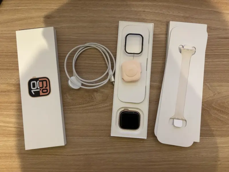 Apple Watch series 10, 42” con accesorios en caja - 1