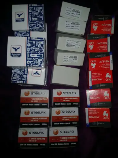 Lote de tornillos y clavos - miniatura 1